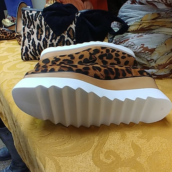 Fabulous Cheetah Print Shoes - Picture 5 of 6